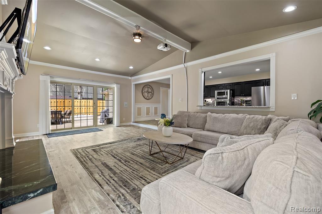 39251 W Royal Doulton Boulevard