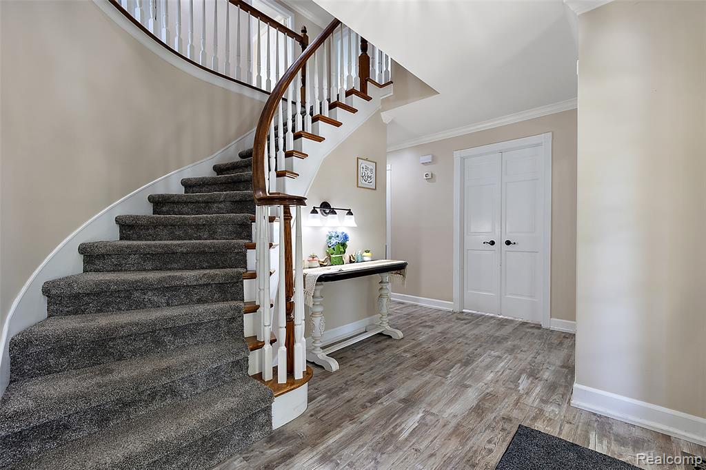 39251 W Royal Doulton Boulevard