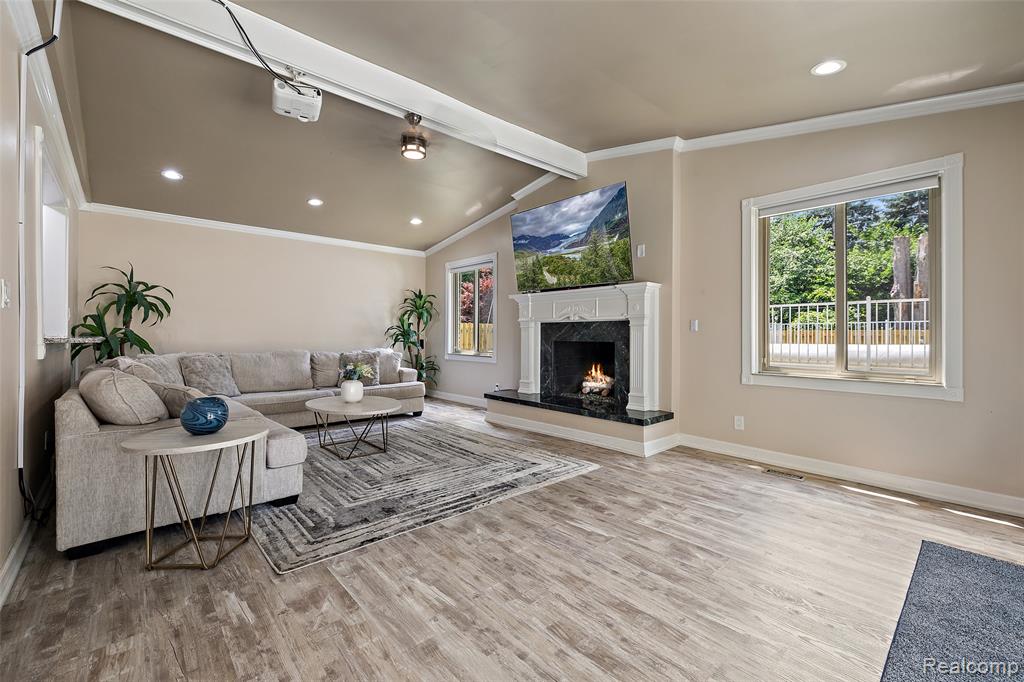 39251 W Royal Doulton Boulevard