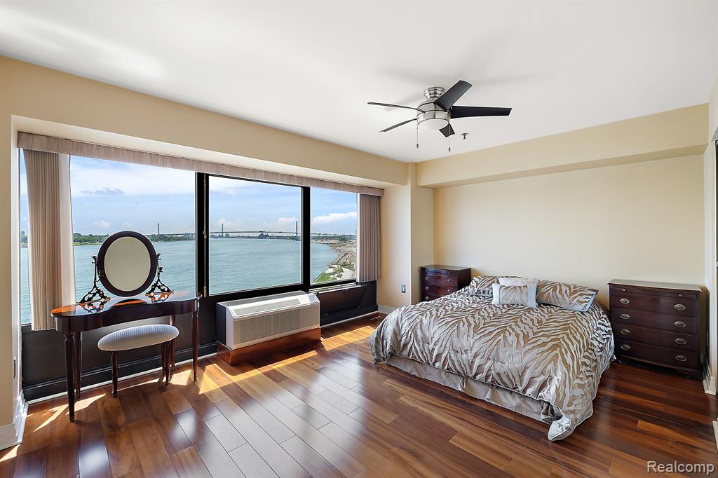 1001 W Jefferson Avenue # 8i Unit: 300 8i