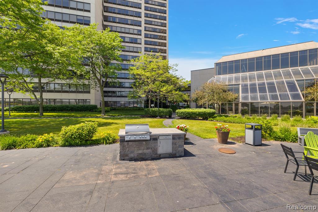 1001 W Jefferson Avenue # 8i Unit: 300 8i