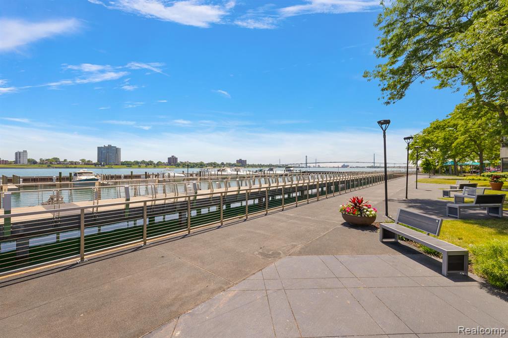 1001 W Jefferson Avenue # 8i Unit: 300 8i