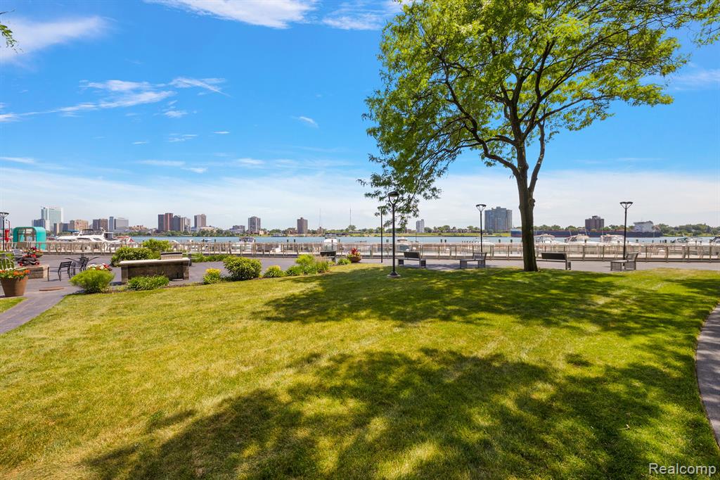 1001 W Jefferson Avenue # 8i Unit: 300 8i