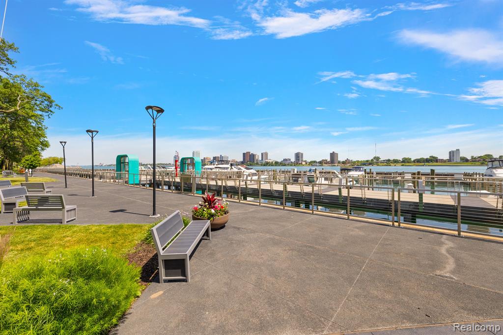 1001 W Jefferson Avenue # 8i Unit: 300 8i