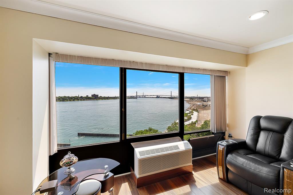 1001 W Jefferson Avenue # 8i Unit: 300 8i