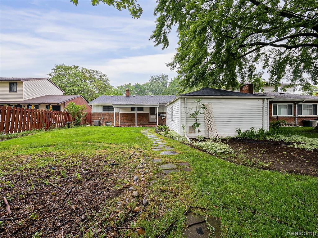 22854 Lingemann Street