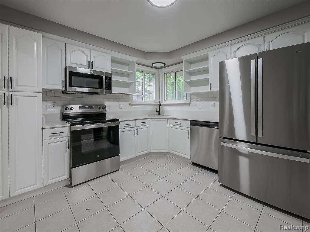 22854 Lingemann Street