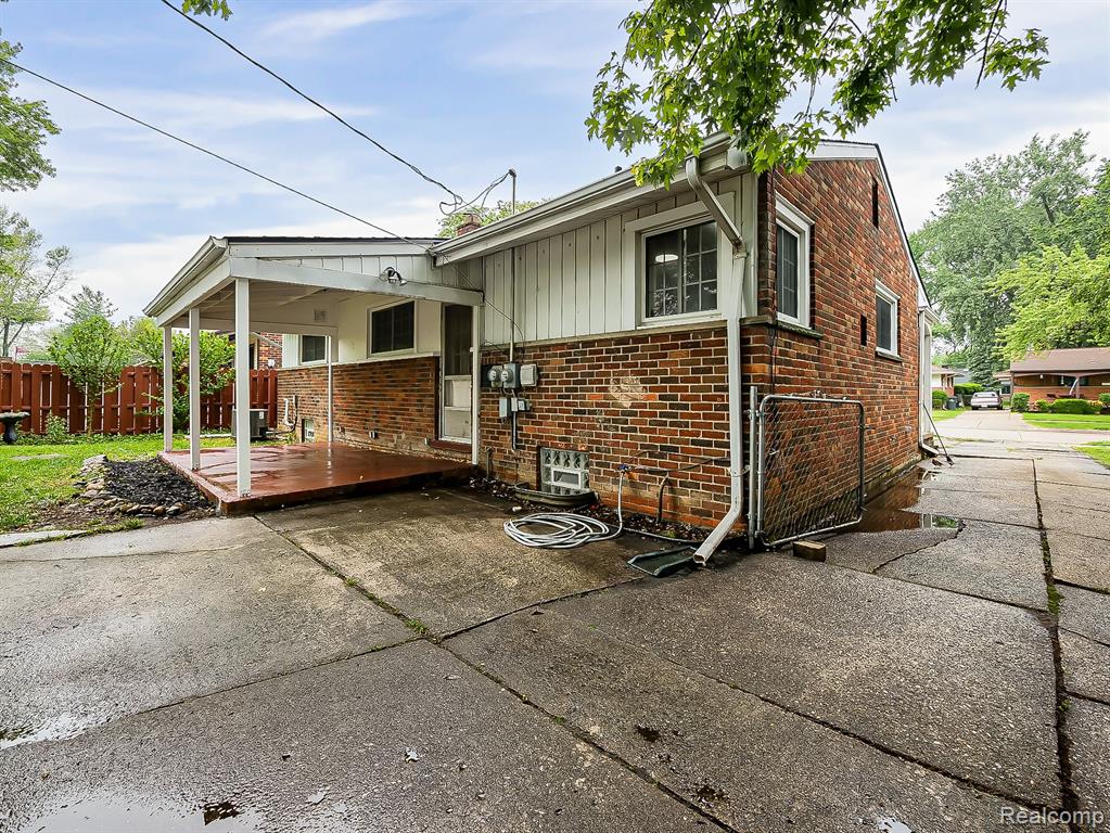 22854 Lingemann Street