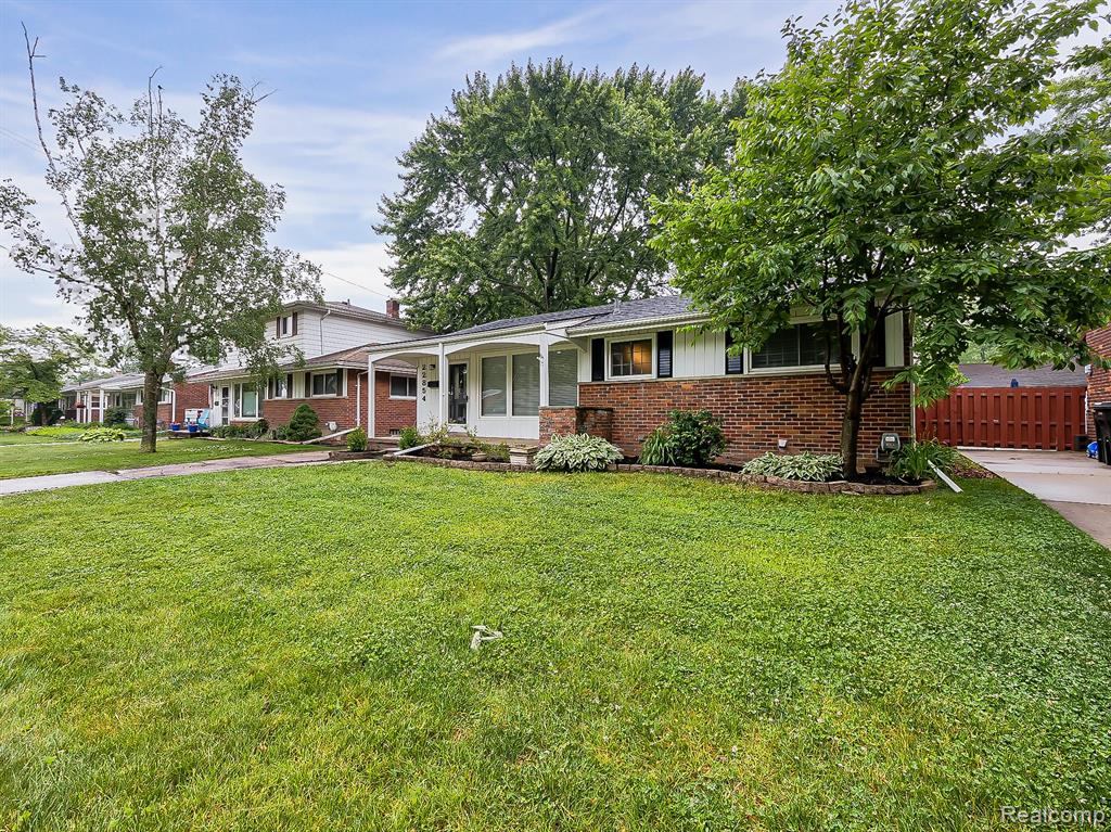 22854 Lingemann Street