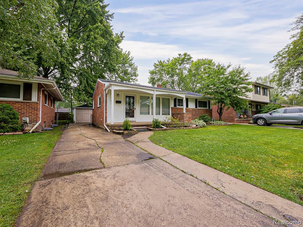 22854 Lingemann Street