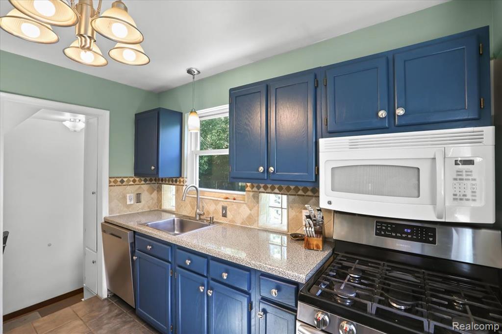 20871 Van Antwerp Street