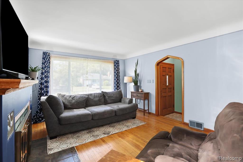 20871 Van Antwerp Street