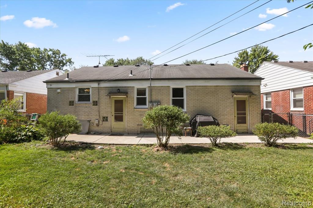 20871 Van Antwerp Street