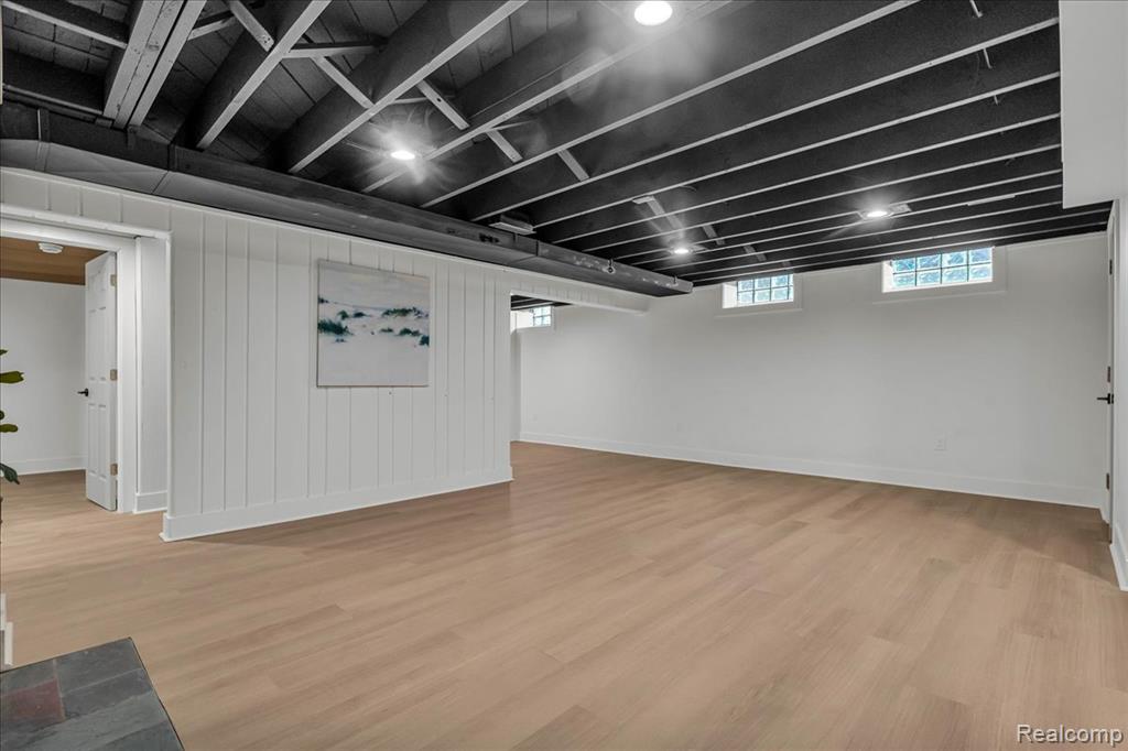 2406 Benjamin Avenue