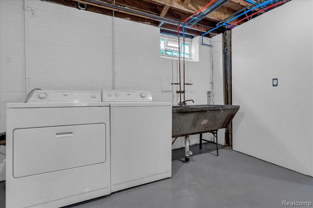 2406 Benjamin Avenue