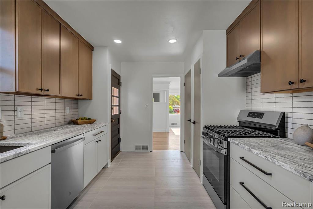 2406 Benjamin Avenue