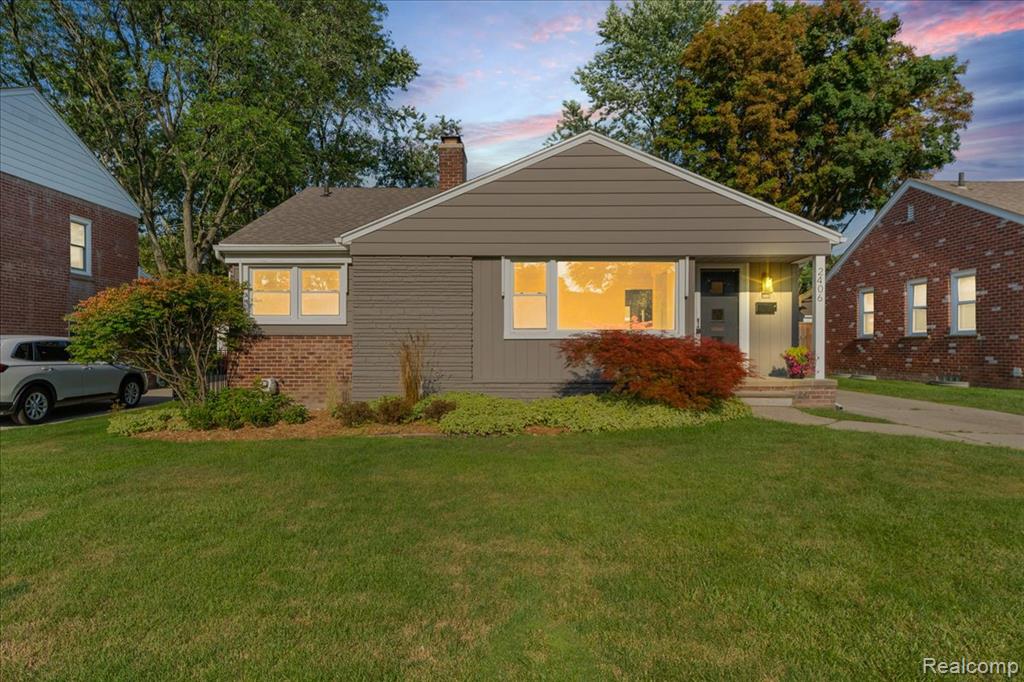 2406 Benjamin Avenue