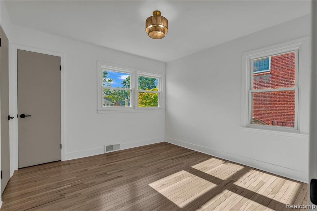 2406 Benjamin Avenue