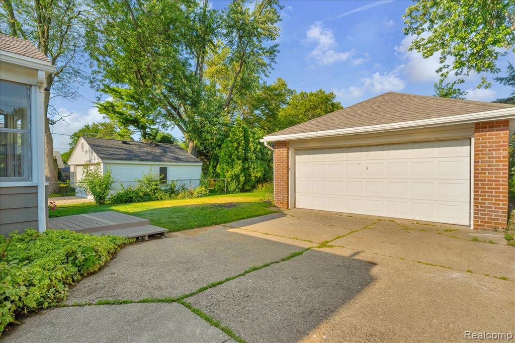 2406 Benjamin Avenue