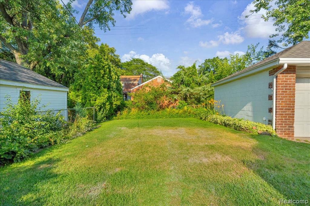 2406 Benjamin Avenue