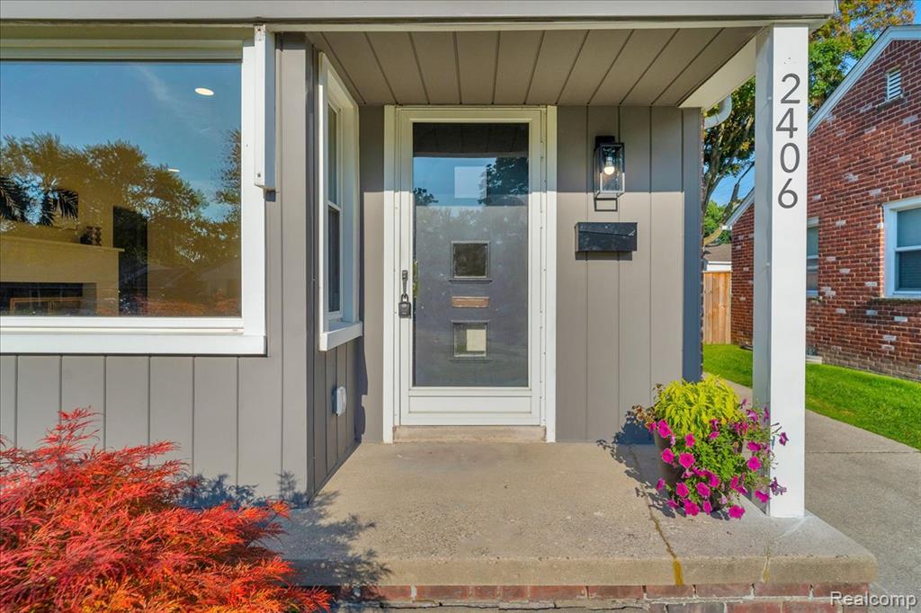 2406 Benjamin Avenue