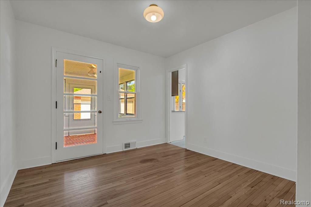 2406 Benjamin Avenue