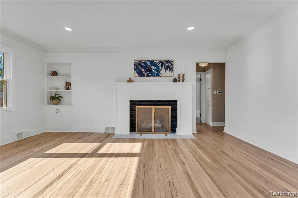 2406 Benjamin Avenue