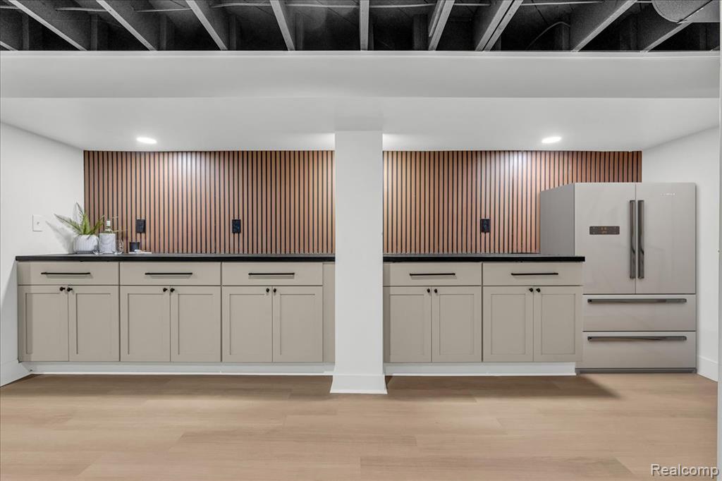 2406 Benjamin Avenue