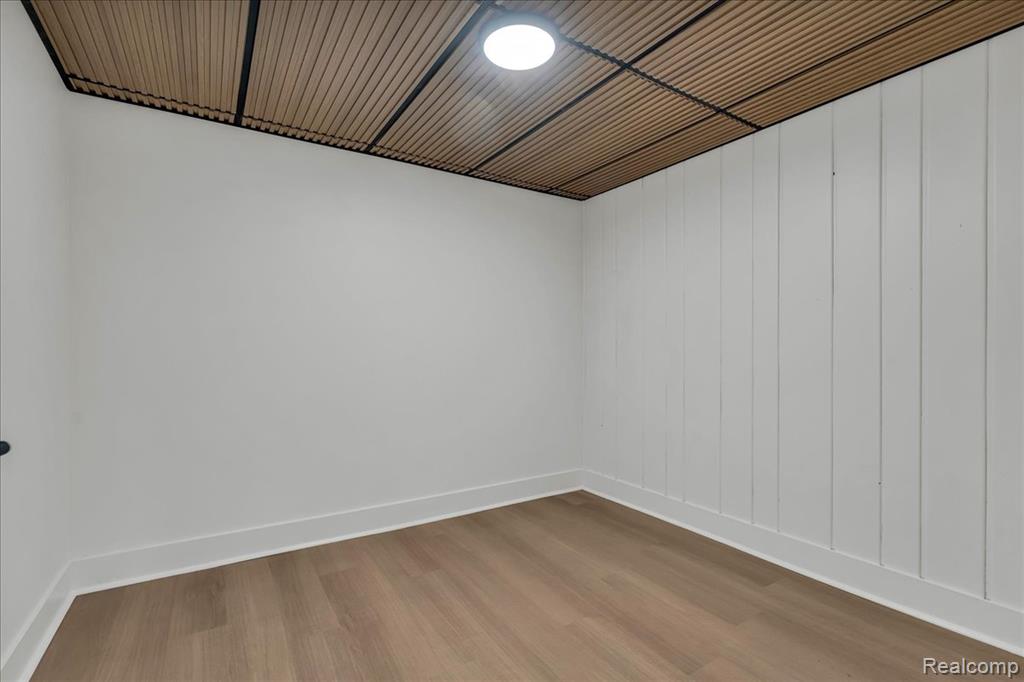 2406 Benjamin Avenue