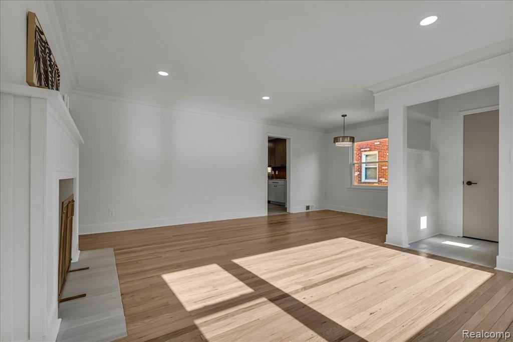 2406 Benjamin Avenue