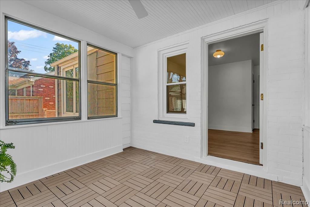 2406 Benjamin Avenue