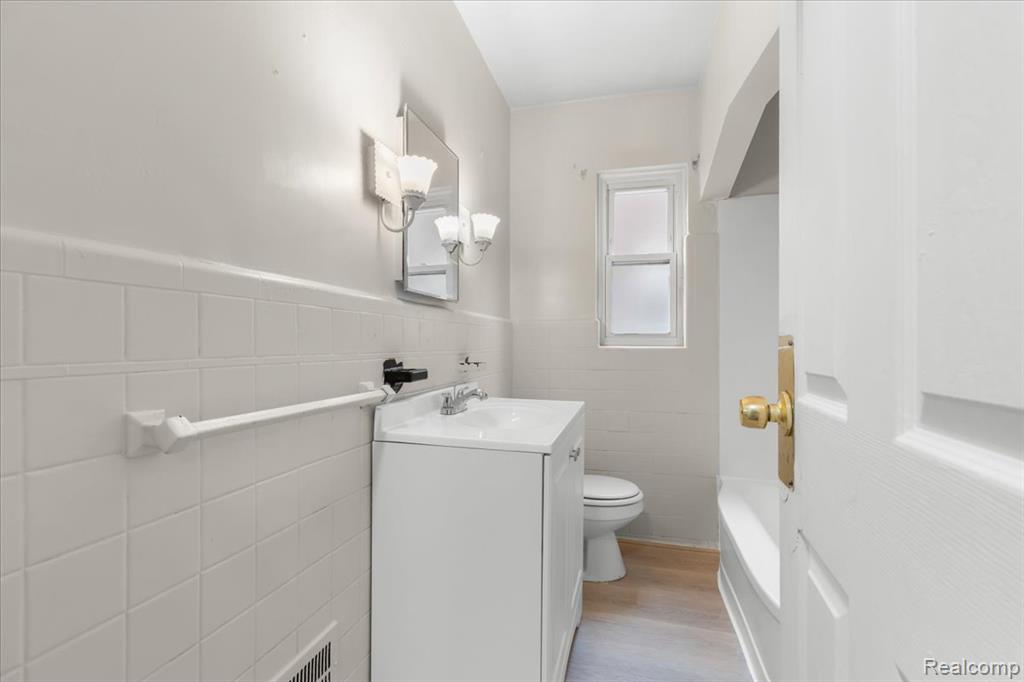 11110 Wayburn Street