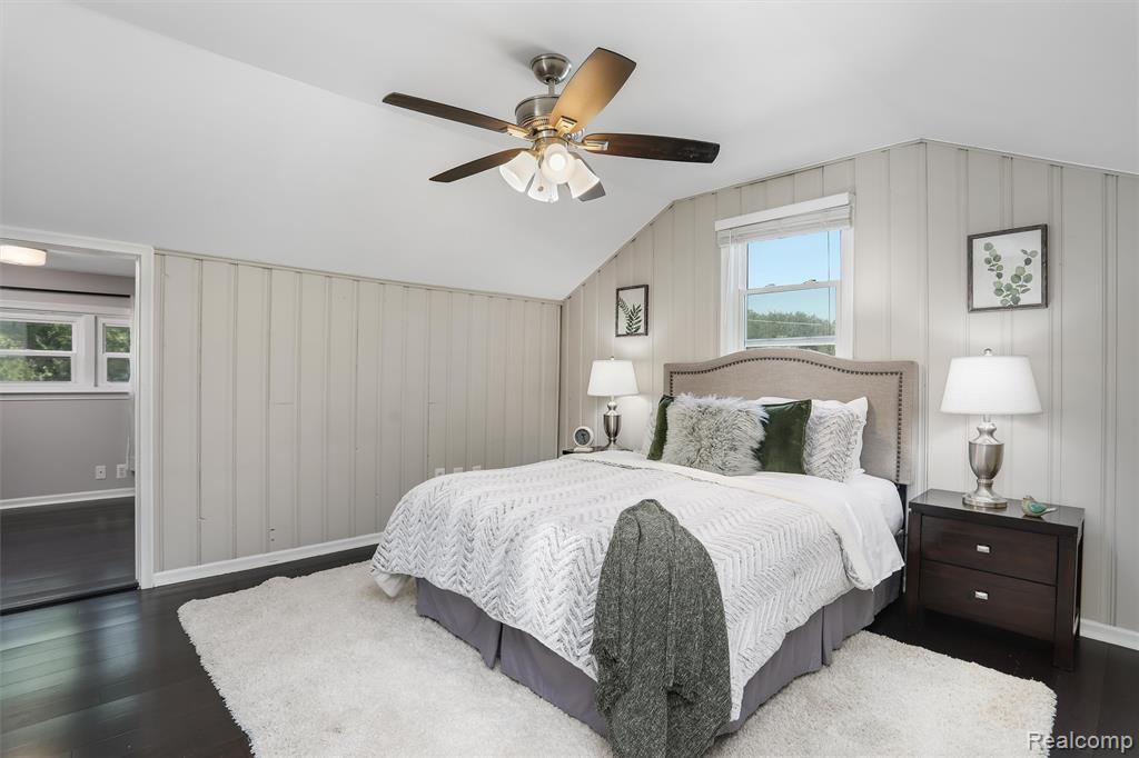 1627 W Hazelhurst Street