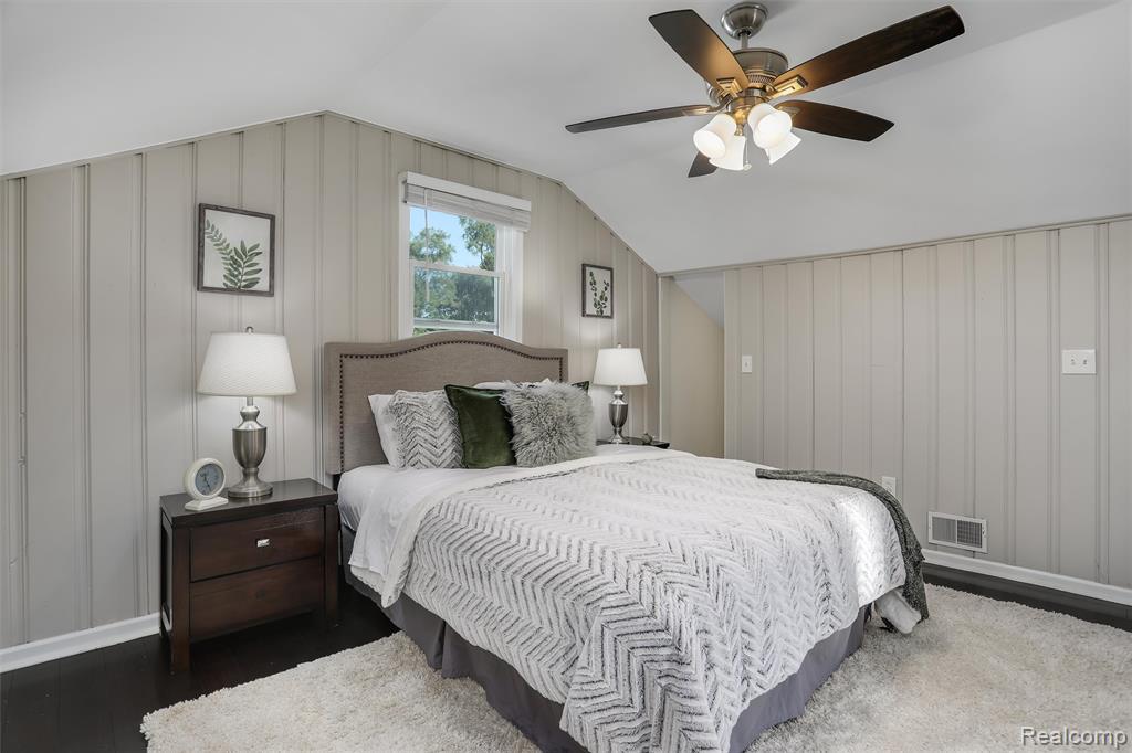 1627 W Hazelhurst Street