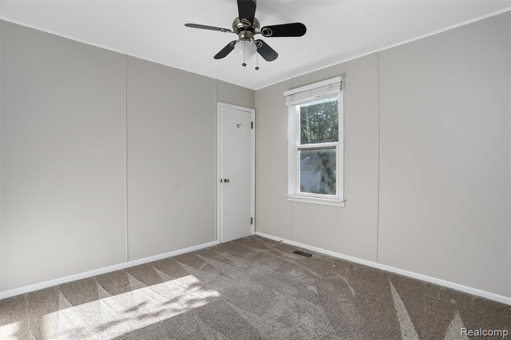 1627 W Hazelhurst Street