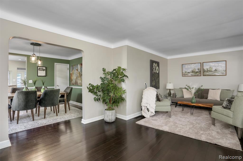 1627 W Hazelhurst Street