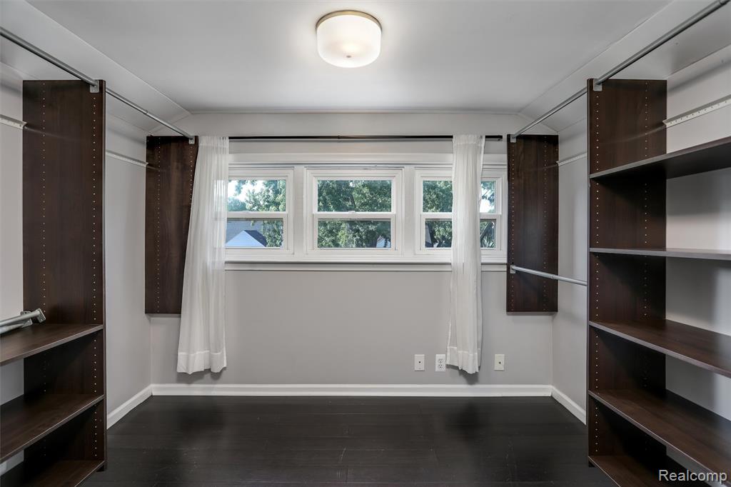 1627 W Hazelhurst Street