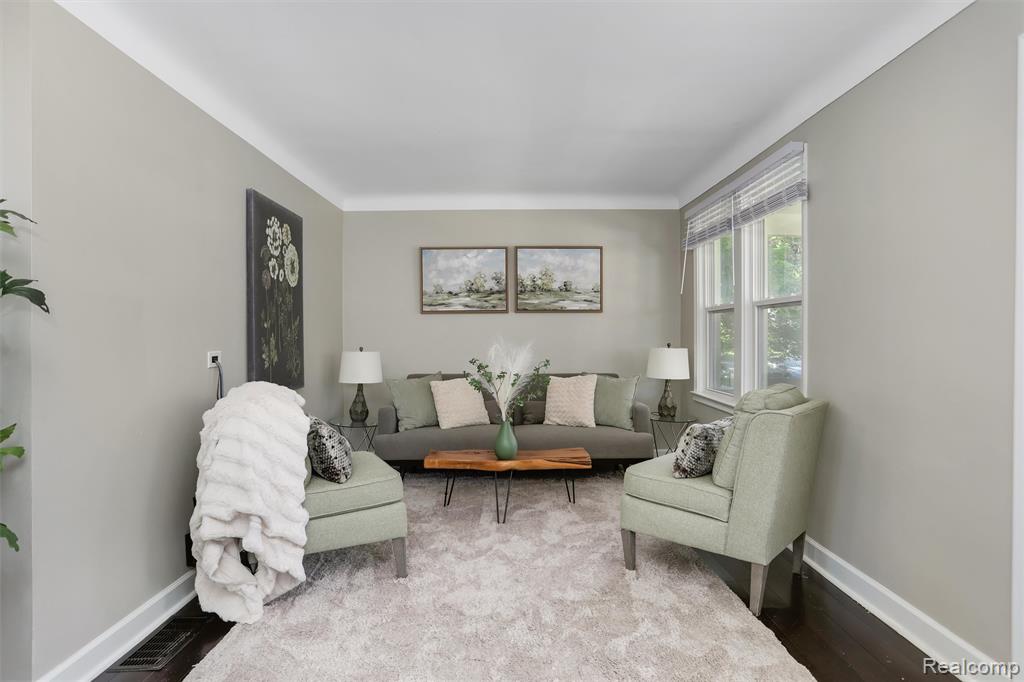 1627 W Hazelhurst Street