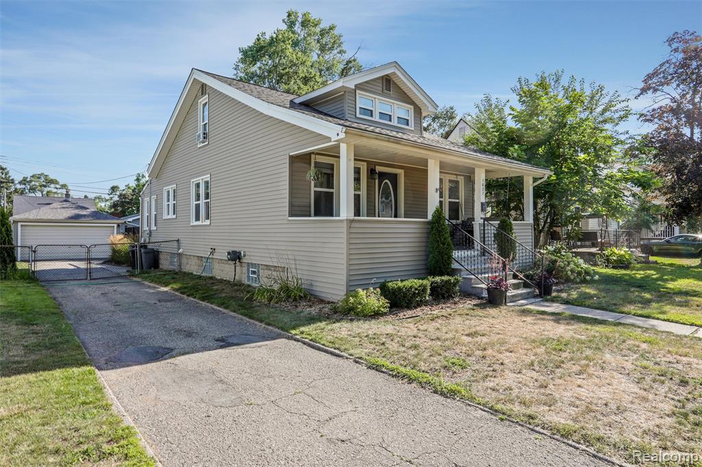 1627 W Hazelhurst Street