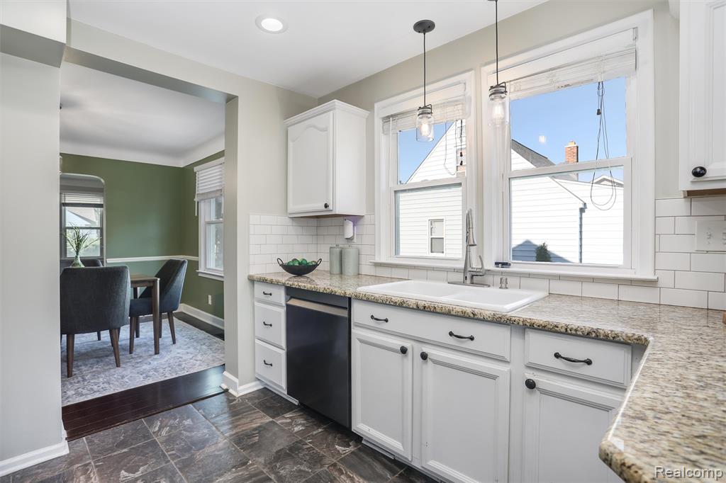 1627 W Hazelhurst Street