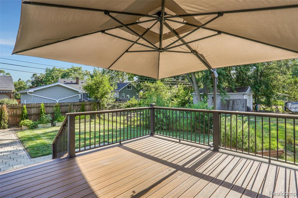 1627 W Hazelhurst Street