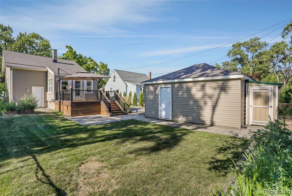 1627 W Hazelhurst Street