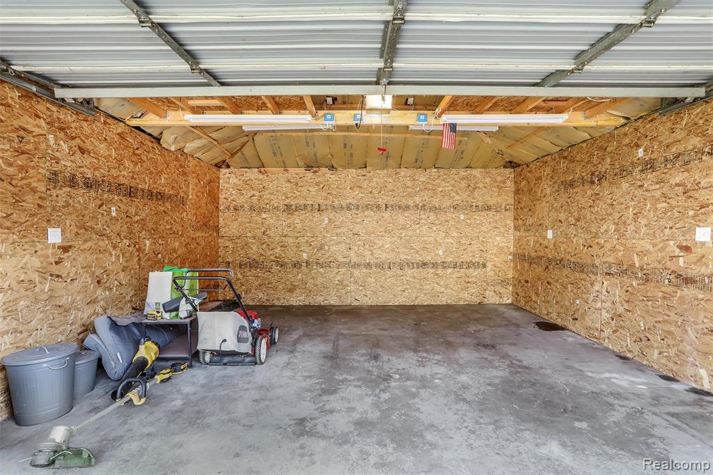 1627 W Hazelhurst Street