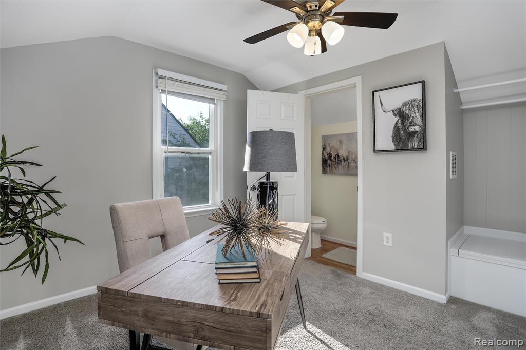 1627 W Hazelhurst Street