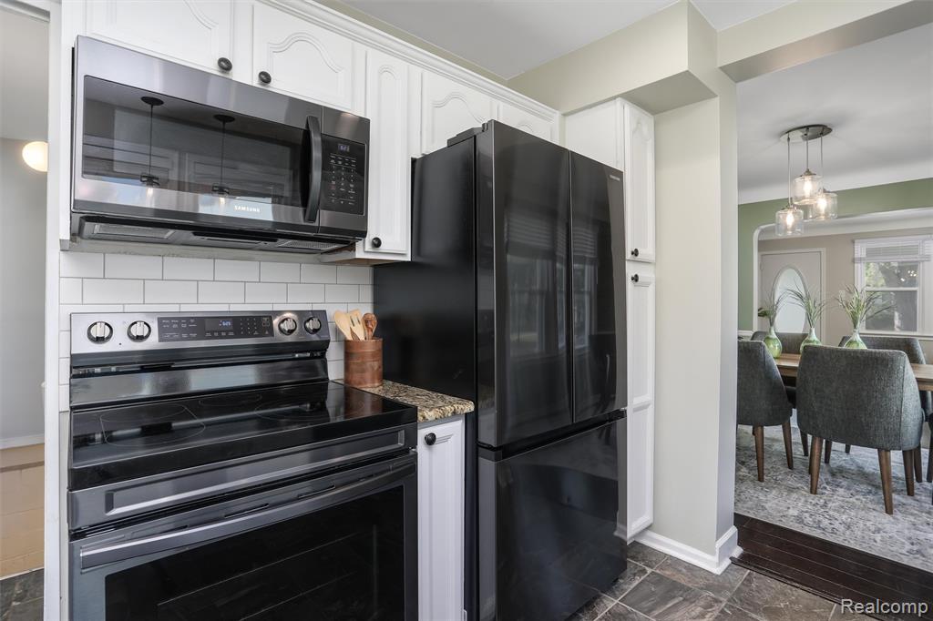 1627 W Hazelhurst Street