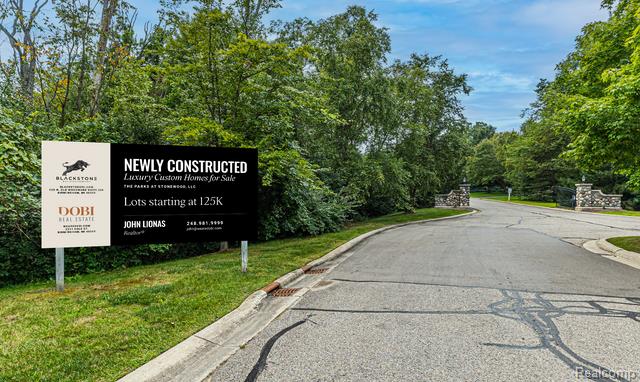 7513 Maple Ridge Drive