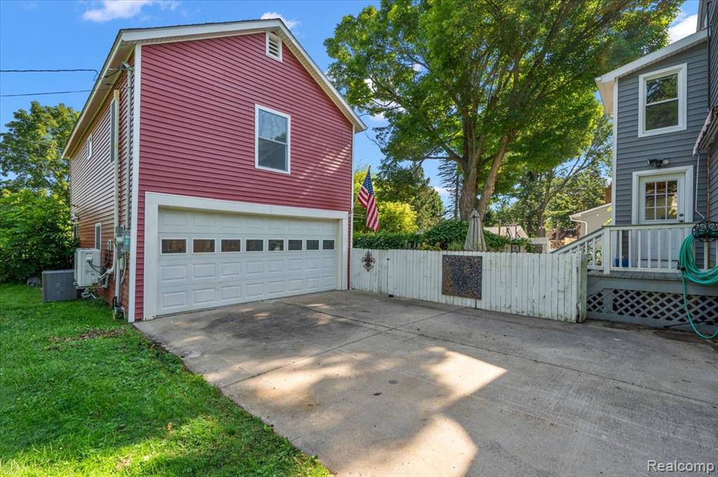 174 W Hollister Street