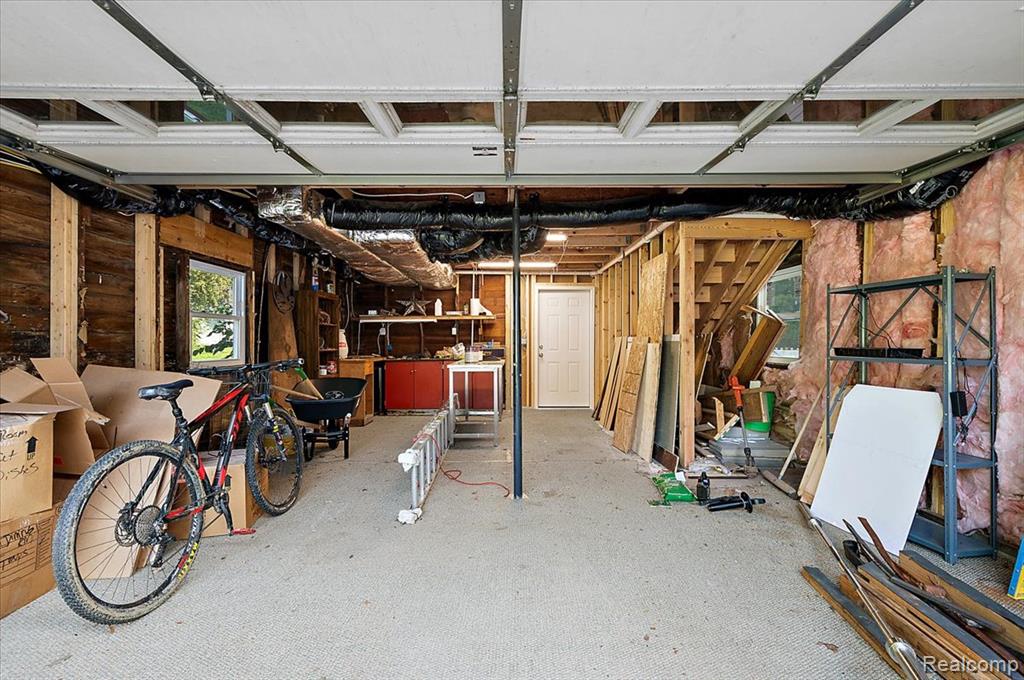 174 W Hollister Street