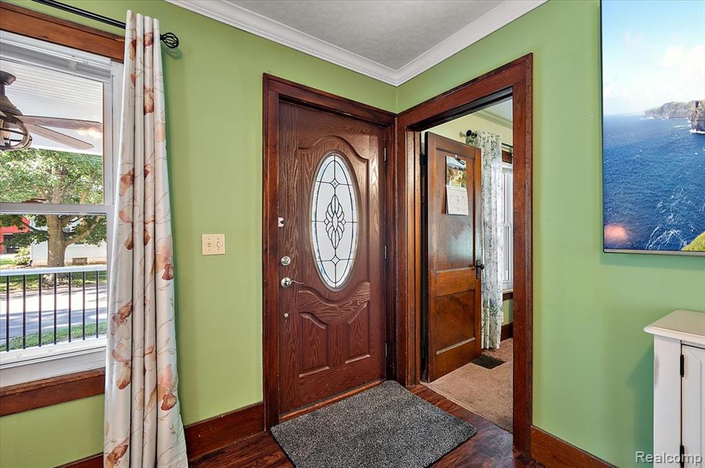 174 W Hollister Street