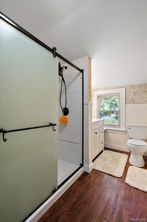 174 W Hollister Street